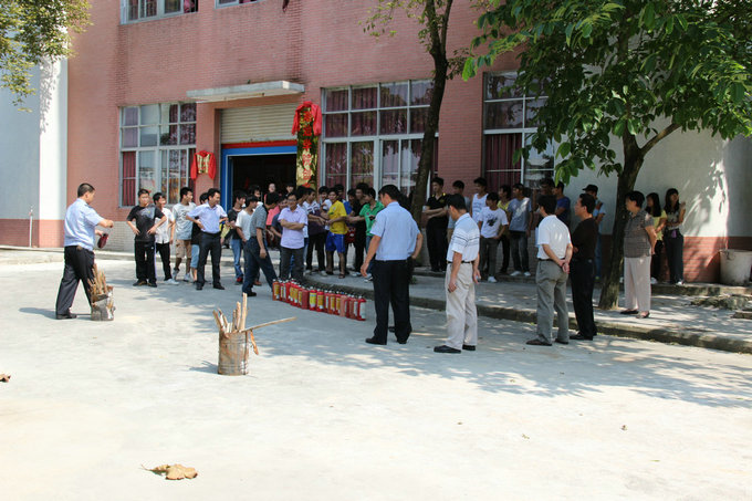 我市举行公交车消防安全应急疏散演练