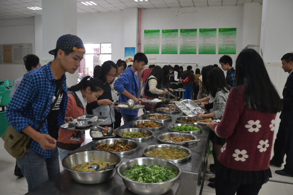 ����Ա����