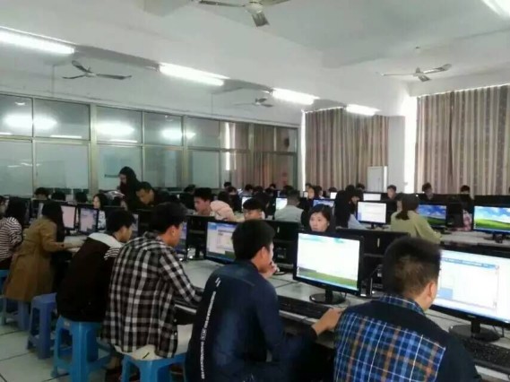 补考现场三