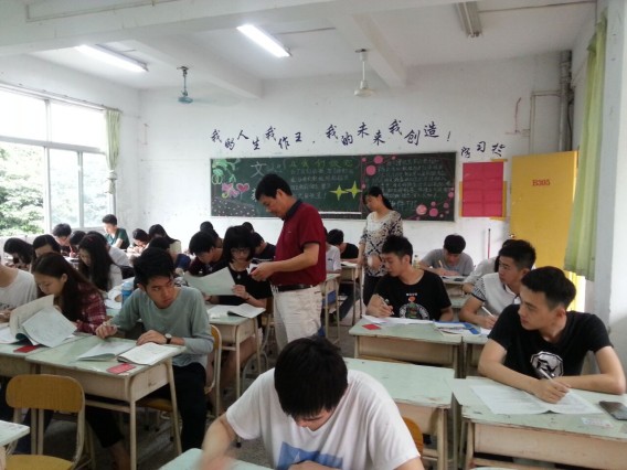 我院圆满完成2016届毕业生清考工作_潮汕职业