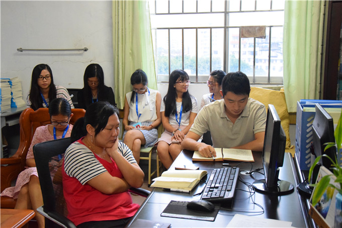 建筑教研室主任曹凯做工作总结