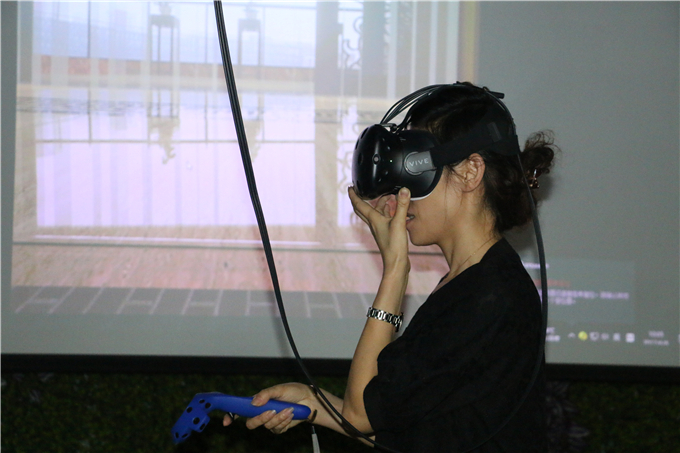 VR