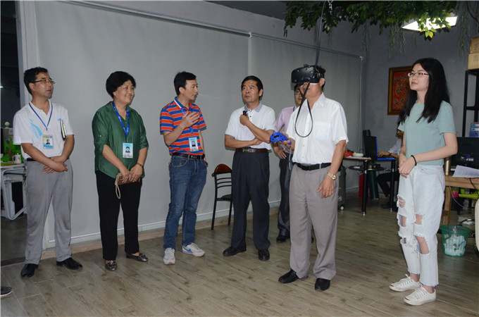 VR