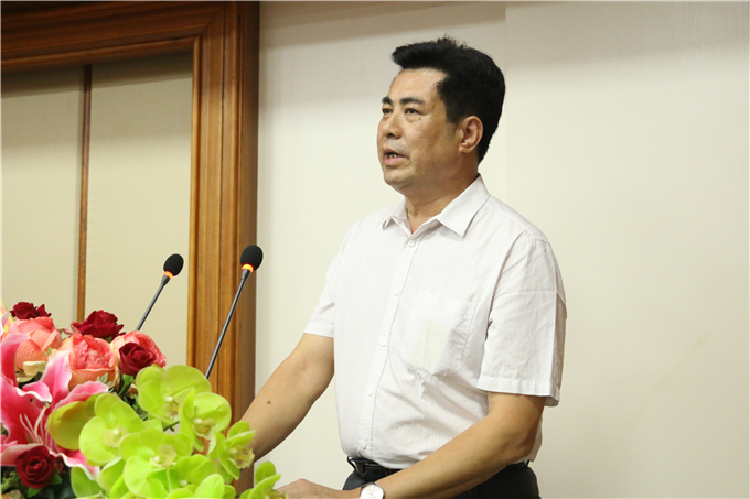 �����᳣�񸱻᳤�����鳤��Ӣ�ɽ���