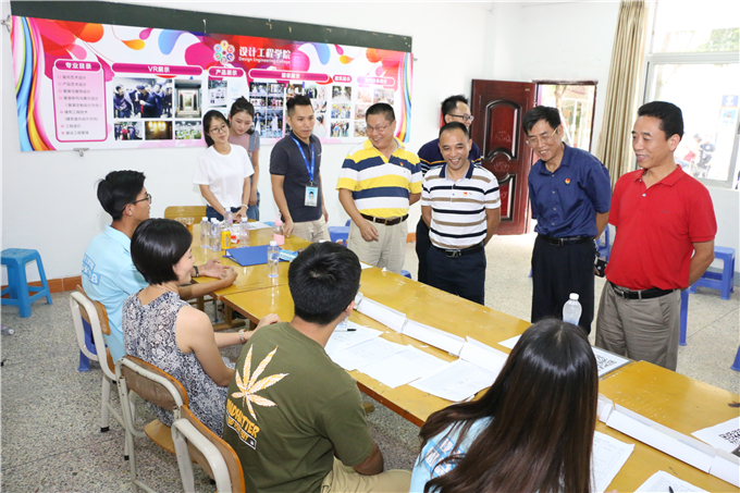 院领导走访二级学院接待站