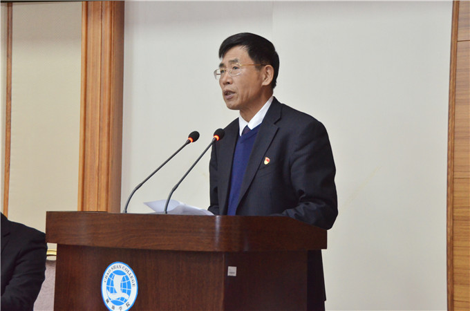 党委书记、执行院长齐广武宣读表彰决定