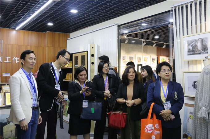 参观服装产产业学院