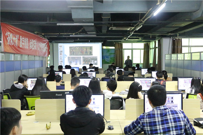 ܼʒˬΪԺ17רҵͬѧ