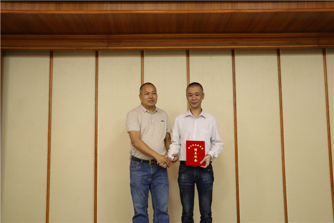 ´ʦԺͼ飬ͼȹݳ鲢ղ֤