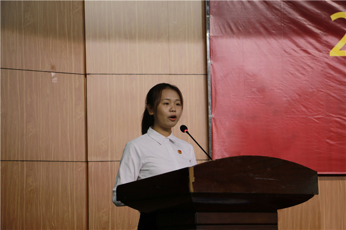 2018级老生代表魏雅琪同学发言