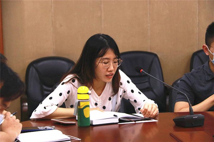 财会学院党总支书记林浩君汇报毕业生就业情况